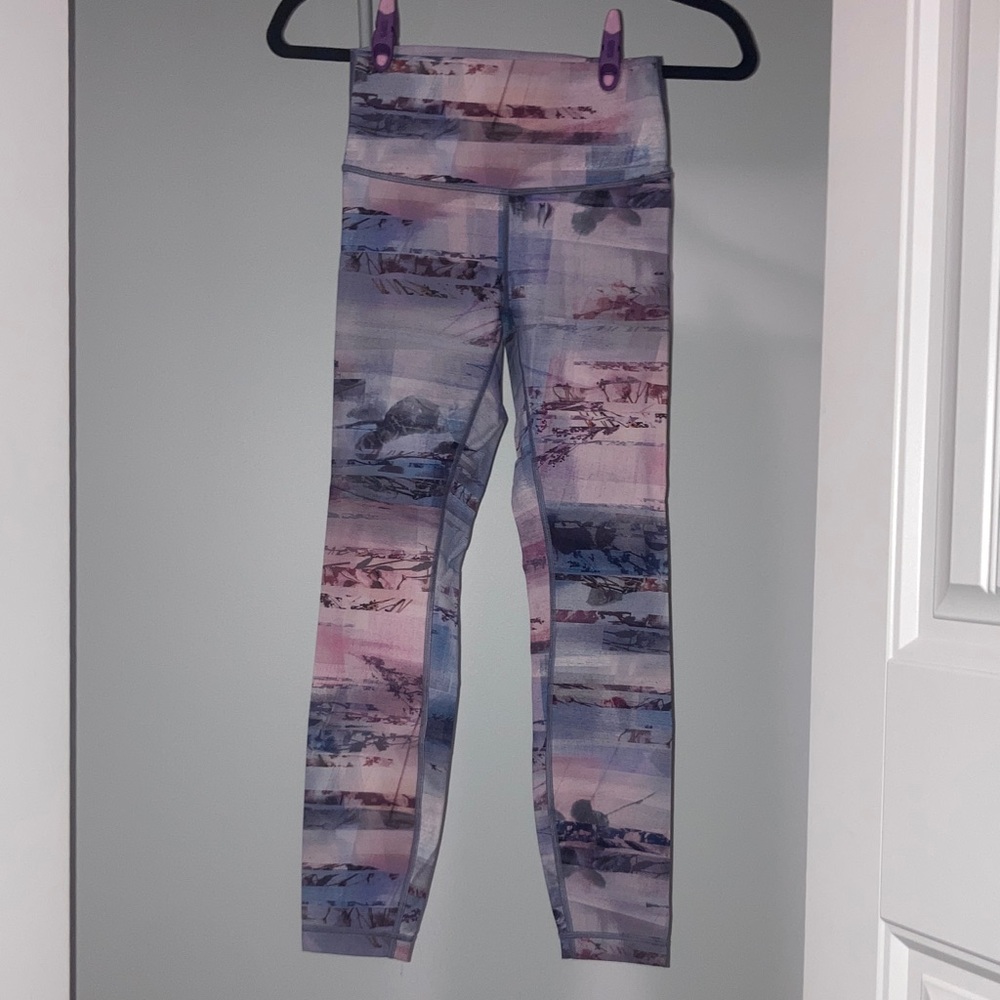 Lululemon Wunder Under 25”